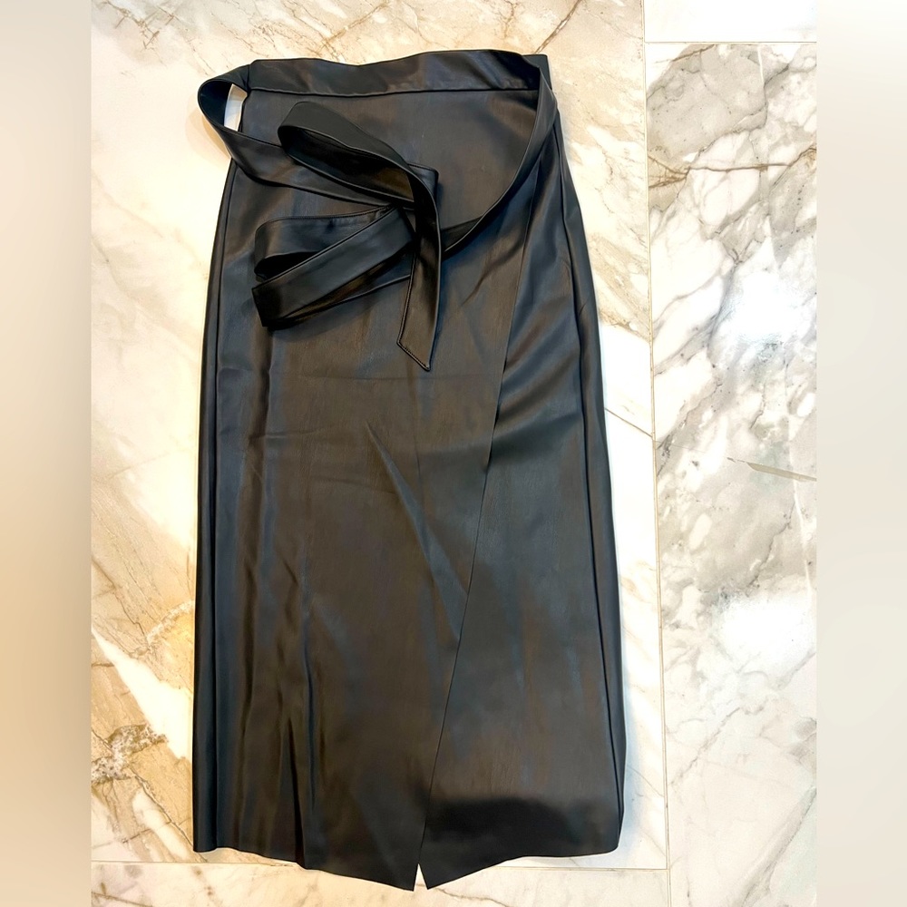 MDNT:45 Leather Skirt with waist belt and Suede Interior Lining - Black Size XL